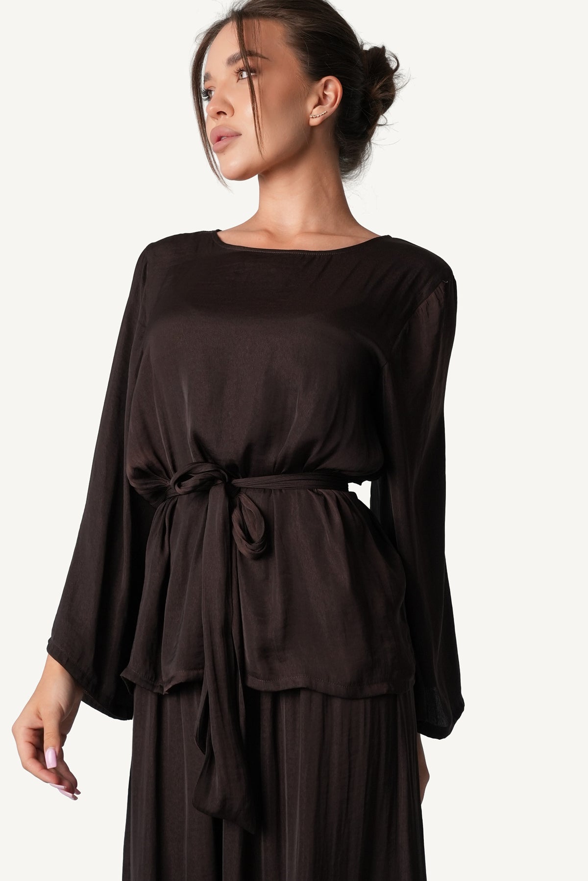 Mazonkiki luxury lounge set Dusk Fold espresso wide-leg pants tiered hem silhouette side view