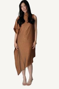 Mazonkiki Caramel Fold luxury loungewear — sculptural shoulder drape in crinkled caramel satin