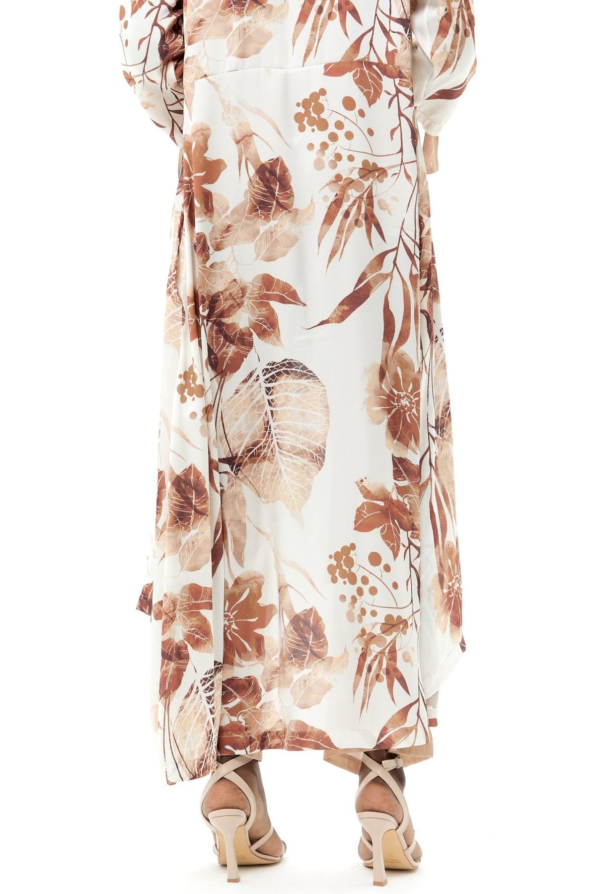 Luxury resort kimono robe Mazonkiki Desert Wind — soft ivory tones with expressive floral print