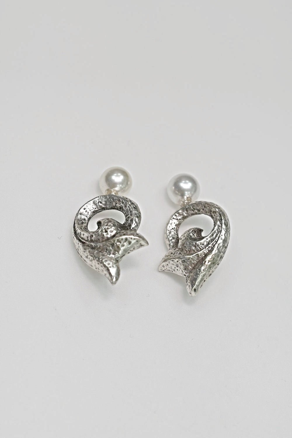Hammered Pearl Drop Earrings - EarringsMAZONKIKI