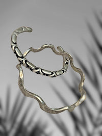 Wave and Etch Silver Bangle Set - NecklaceMAZONKIKI